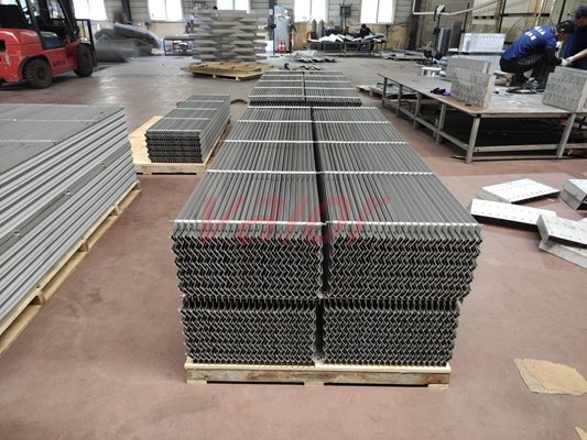 4 pieces of rectangular multi-pocket Chevron Mist Eliminators are packaged on one pallet.