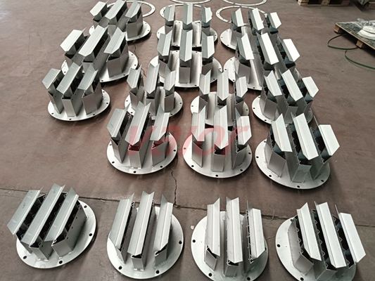 17 sets of trough-type gas-liquid distributors are placed on the ground.